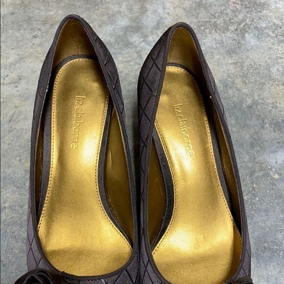 Liz Claiborne Kitten Pumps - Picture 8 of 12